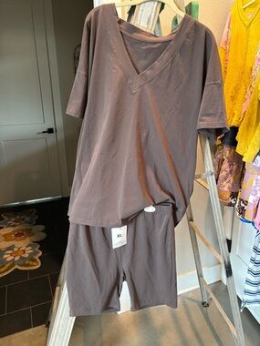 Amazon Short Sleeve V-Neck Tee and Shorts Set in Brown - XL